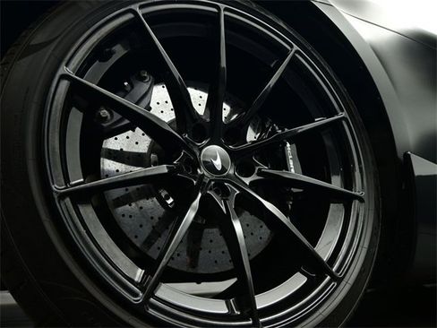 Used 2020 McLaren 600LT Spider image 31