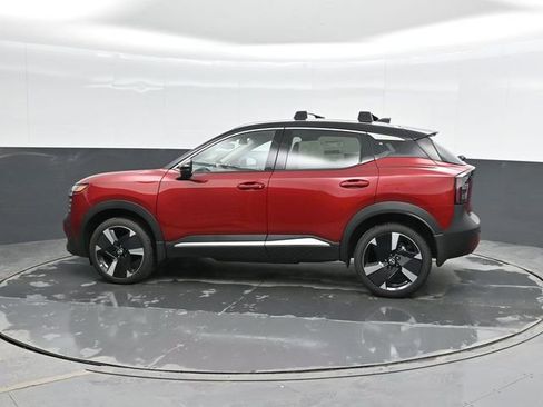 Used 2025 Nissan Kicks SR FWD image 9