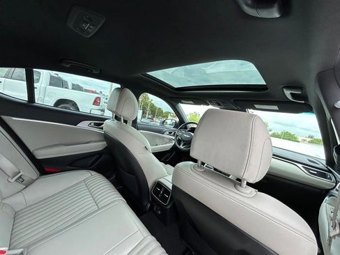 Used 2023 Genesis G70 2.0T w/ Sport Prestige Package RWD image 38