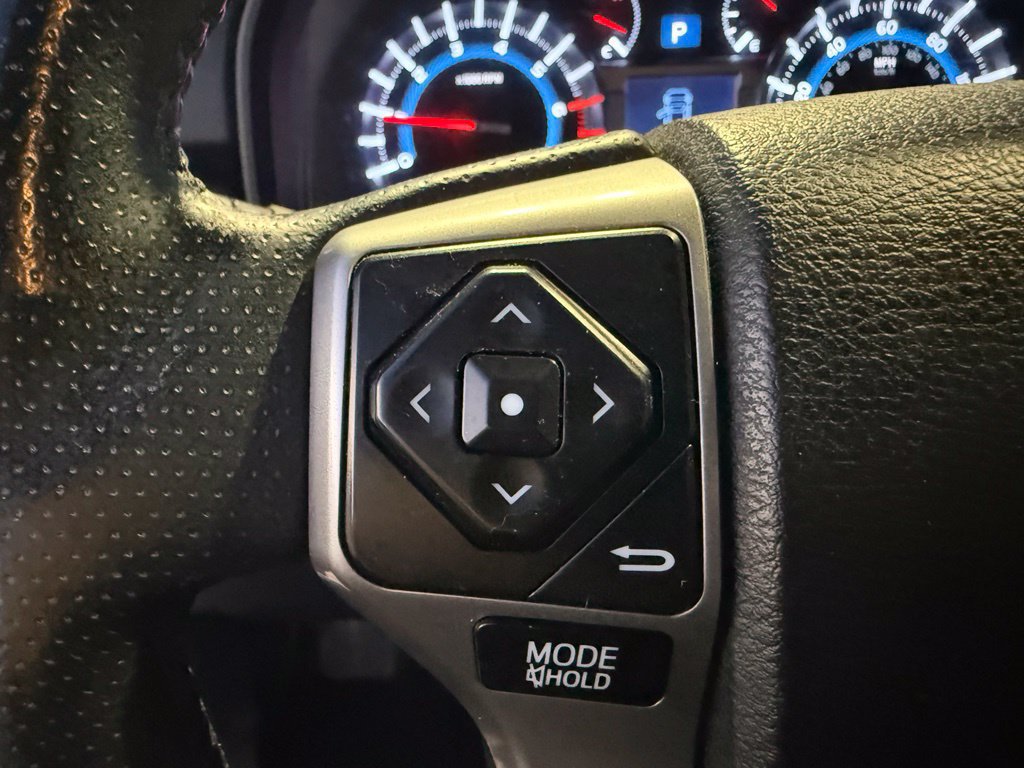 Used 2014 Toyota 4Runner SR5 AWD/4WD image 17