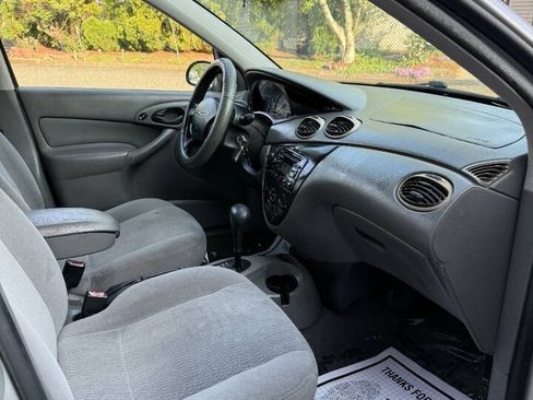 Used 2001 Ford Focus SE FWD image 16