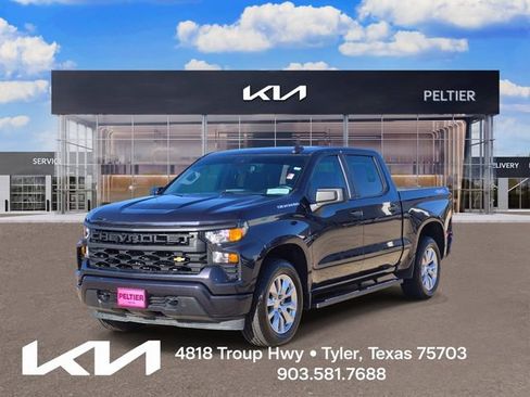 Used 2023 Chevrolet Silverado 1500 Custom AWD/4WD image 3