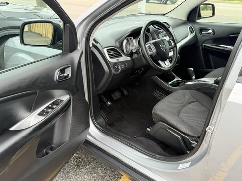 Used 2016 Dodge Journey SE w/ Flexible Seating Group FWD image 13