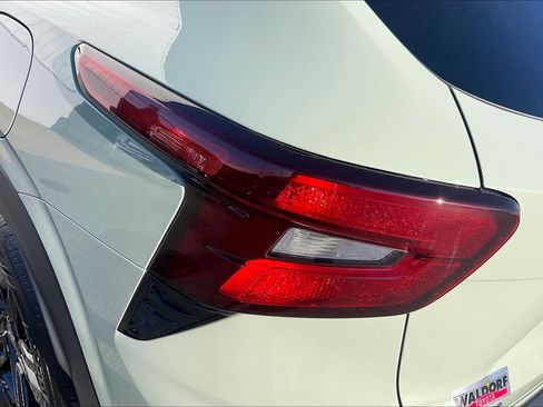 Used 2025 Chevrolet Trax ACTIV image 33