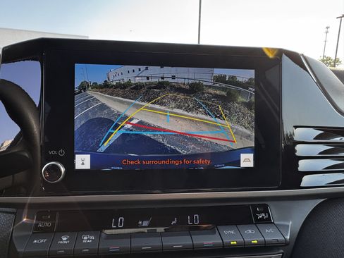 Used 2025 Toyota Camry LE FWD image 6