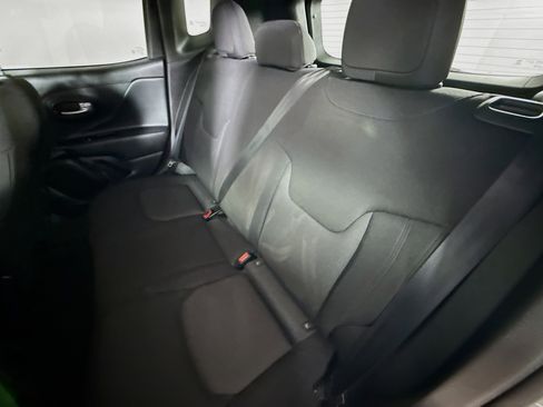 Used 2023 Jeep Renegade Latitude AWD/4WD image 28