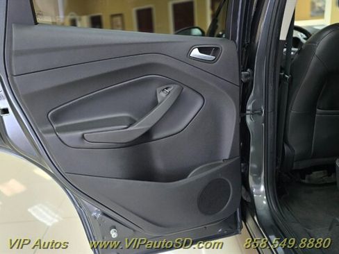 Used 2019 Ford Escape SEL image 13