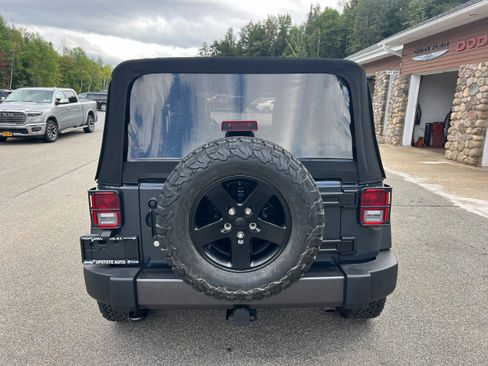 Used 2017 Jeep Wrangler Sport AWD/4WD image 6