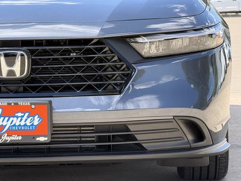 Used 2025 Honda Accord LX image 9