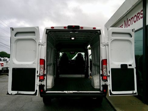Used 2023 RAM ProMaster 2500 FWD image 7