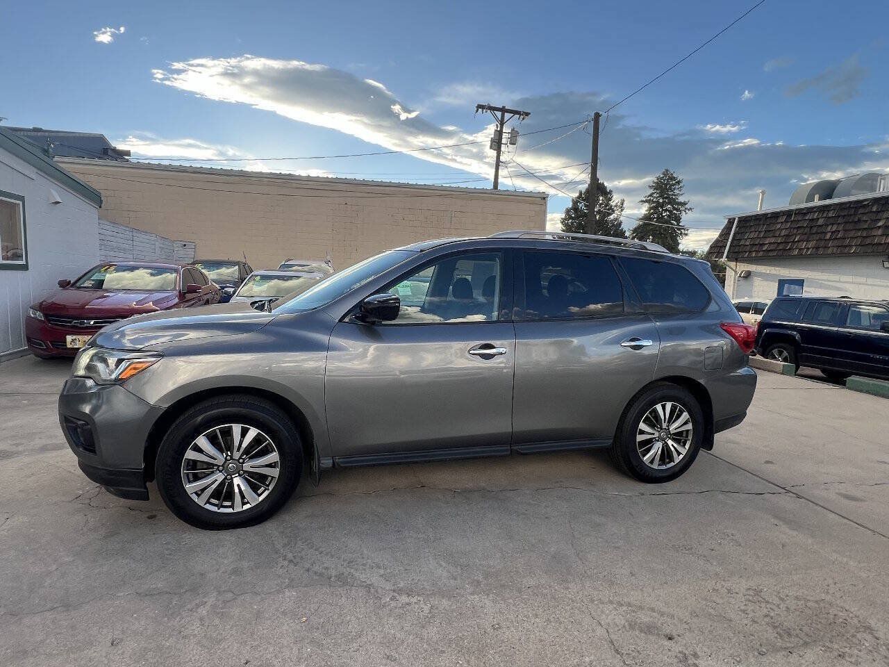 Used 2019 Nissan Pathfinder SV AWD/4WD image 21