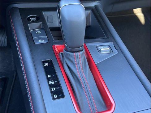 New 2025 Nissan Kicks SR image 18