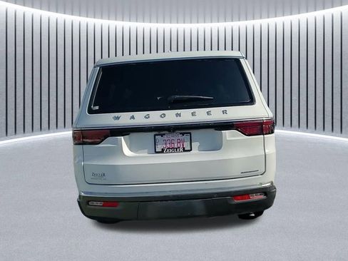 Used 2022 Jeep Wagoneer Series II AWD/4WD image 13