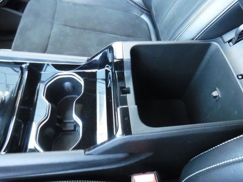 Used 2021 Jeep Grand Cherokee L Laredo image 17