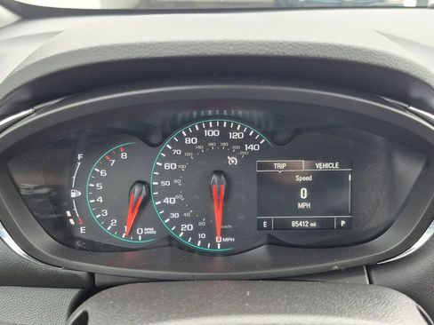 Used 2022 Chevrolet Trax LS w/ Tint and Cruise Package image 11