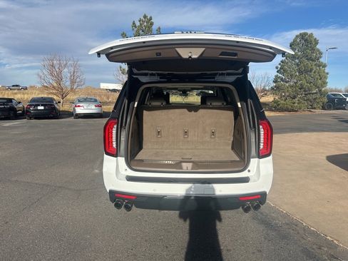 Used 2021 GMC Yukon Denali w/ Denali Premium Package image 23