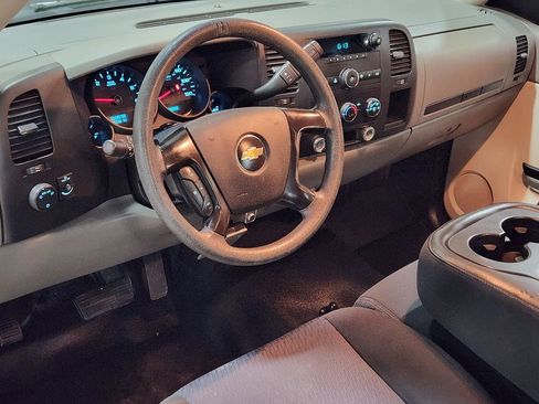 Used 2011 Chevrolet Silverado 1500 W/T image 41