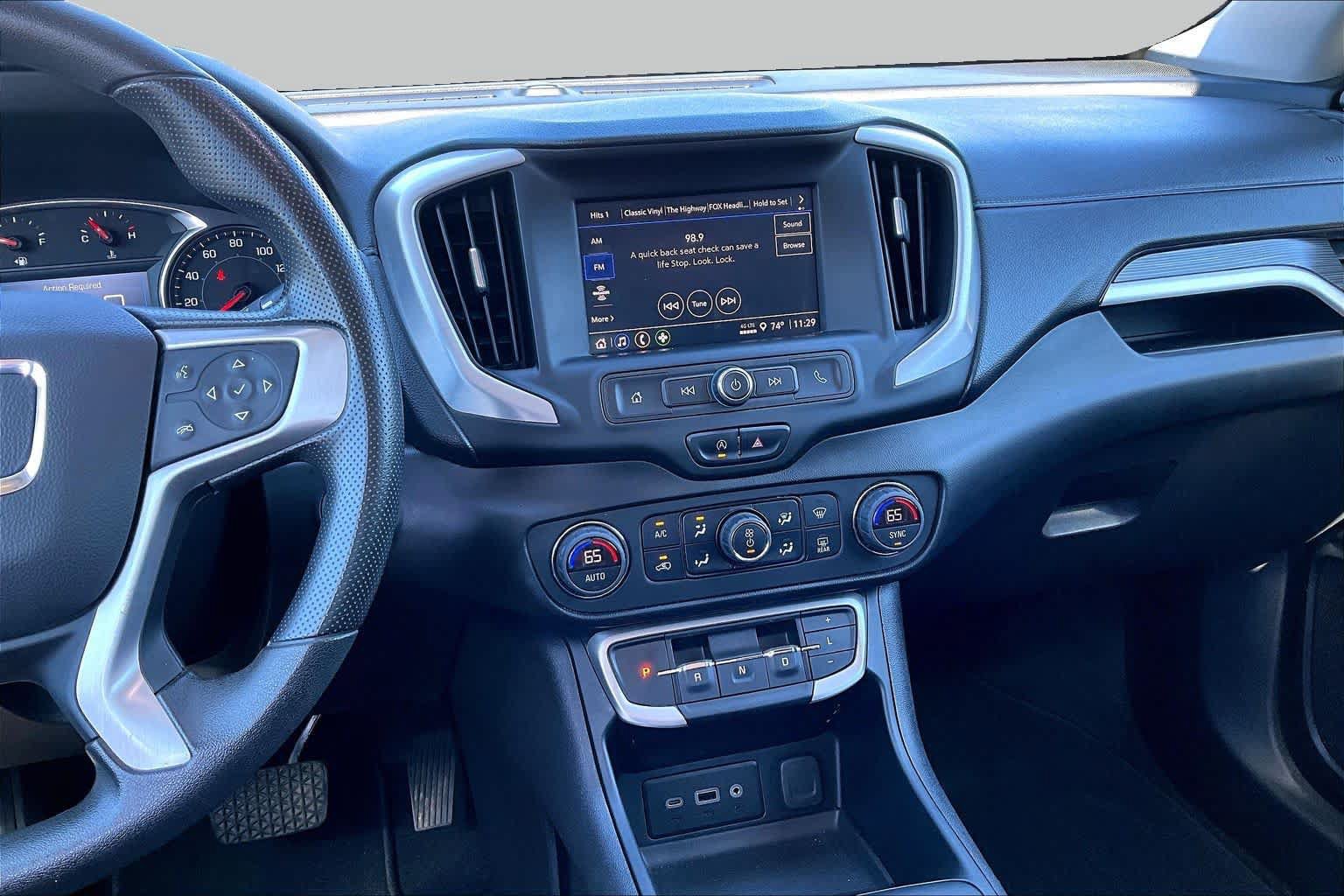 Used 2022 GMC Terrain SLE w/ Driver Convenience Package FWD image 6