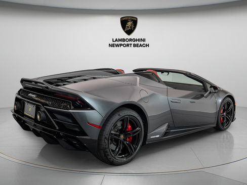 Used 2023 Lamborghini Huracan EVO RWD image 8