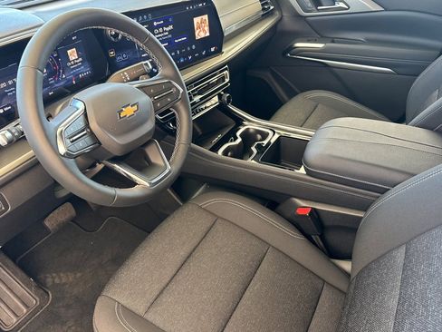 New 2026 Chevrolet Traverse LT w/ Driver Confidence Package FWD image 10