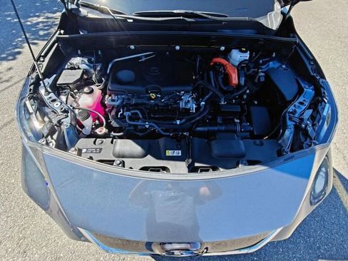 Used 2021 Toyota Venza XLE image 30