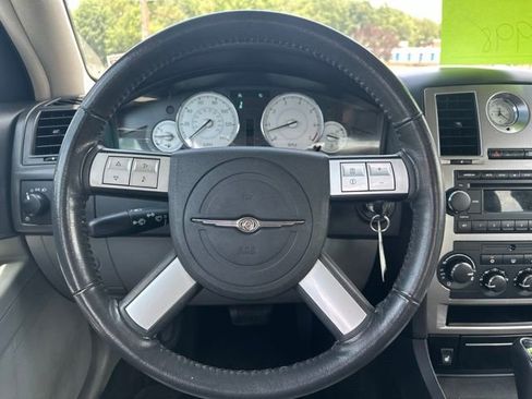 Used 2006 Chrysler 300 Touring RWD image 16