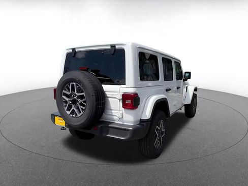 Used 2025 Jeep Wrangler Unlimited Sahara AWD/4WD image 14