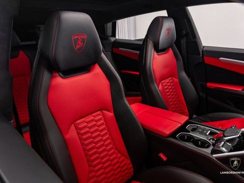 Used 2021 Lamborghini Urus image 38