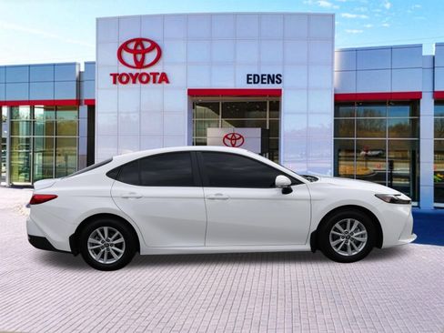 Used 2026 Toyota Camry LE w/ Convenience Package FWD image 2