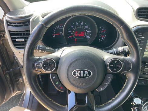 Used 2020 Kia Soul EX image 12