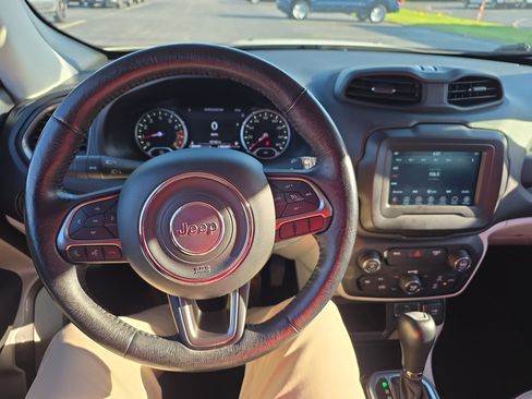Used 2020 Jeep Renegade Limited w/ Safety and Security Group FWD image 14