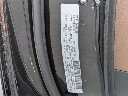 Used 2017 Chrysler Pacifica Limited FWD image 17