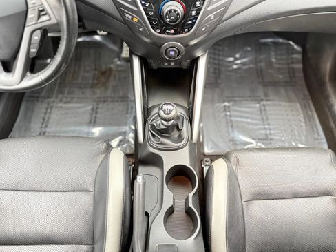 Used 2016 Hyundai Veloster Turbo FWD image 17