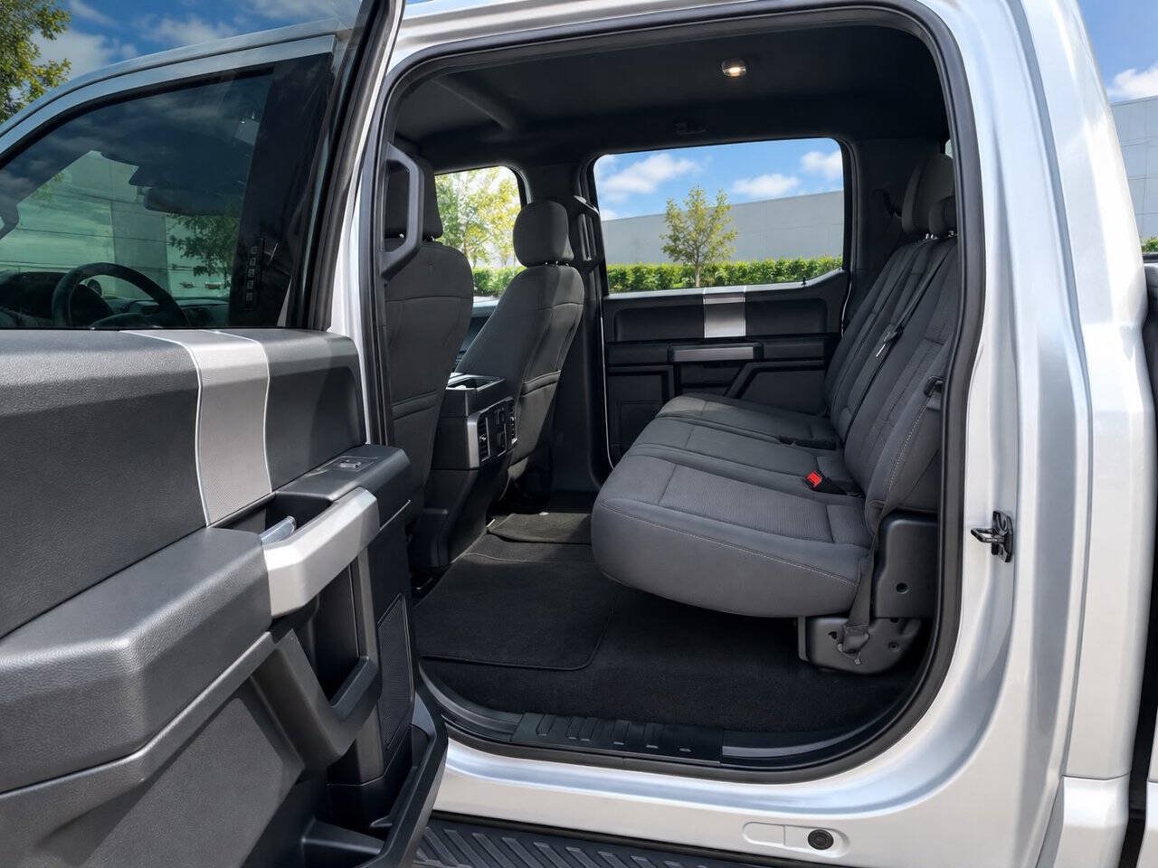 Used 2016 Ford F150 XLT w/ Equipment Group 302A Luxury RWD image 8