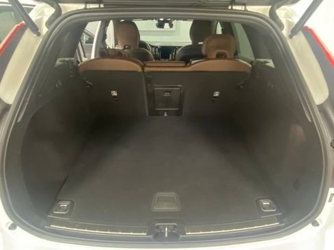 Certified 2023 Volvo XC60 B5 Plus w/ Climate Package AWD/4WD image 8