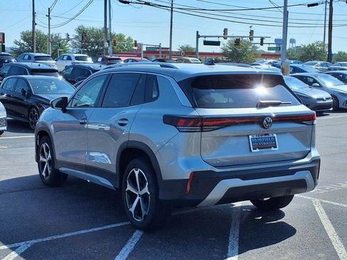 New 2025 Volkswagen Tiguan SE image 4