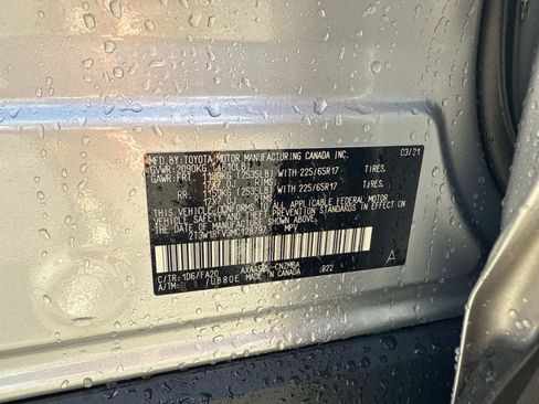 Used 2021 Toyota RAV4 XLE image 33