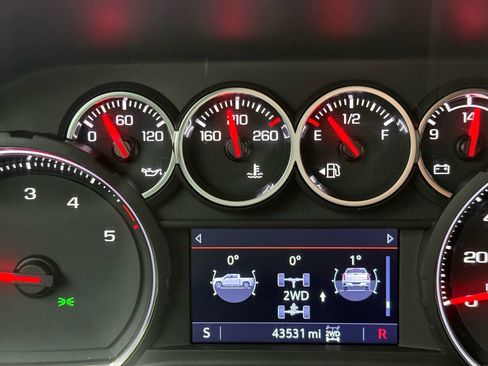 Used 2021 Chevrolet Silverado 2500 LT w/ Convenience Package image 66