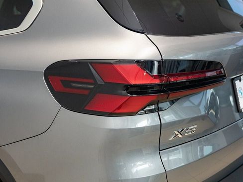 New 2026 BMW X5 xDrive40i image 9
