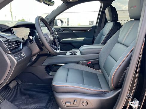 New 2026 GMC Acadia AT4 w/ Luxury Package AWD/4WD image 4