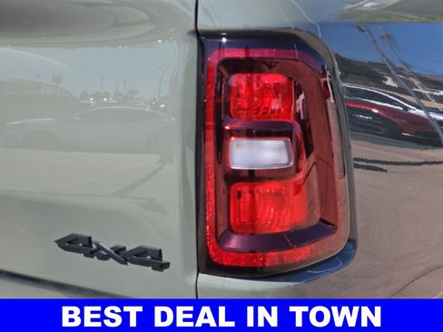 New 2026 RAM 1500 Express AWD/4WD image 39