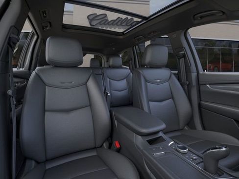 New 2025 Cadillac XT6 Luxury image 16
