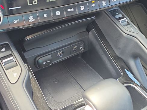 Certified 2023 Kia Telluride EX w/ EX Captain's Chair Package FWD image 28