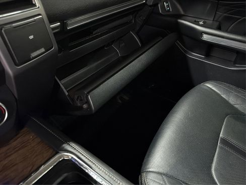 Used 2020 Ford Expedition Max Platinum RWD image 26