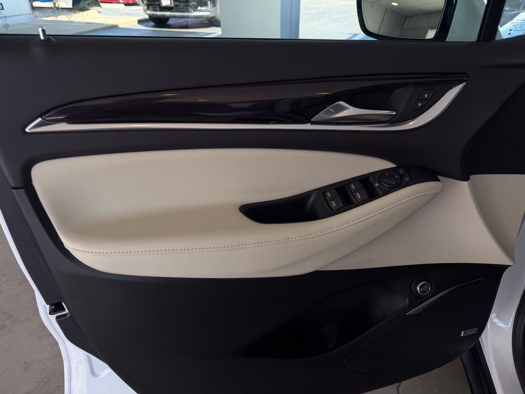 Used 2022 Buick Enclave Essence w/ Sport Touring Edition FWD image 12