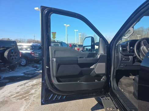 Certified 2025 Ford F250 Lariat w/ Lariat Ultimate Package image 29