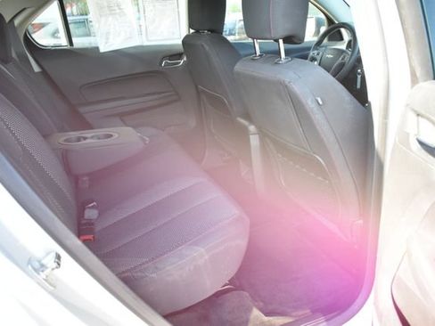 Used 2017 Chevrolet Equinox LS FWD image 33