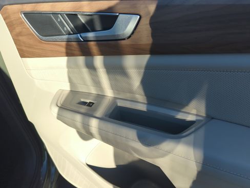 New 2026 Volkswagen Atlas SE image 16