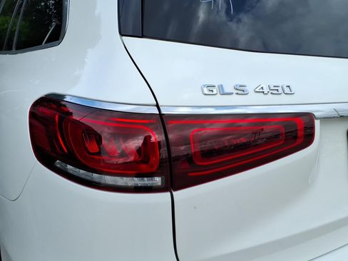 Used 2023 Mercedes-Benz GLS 450 4MATIC image 11