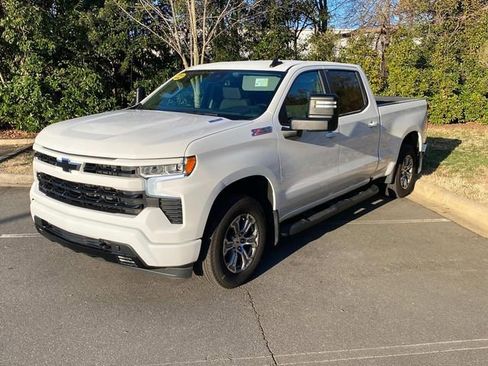 Used 2022 Chevrolet Silverado 1500 RST image 3